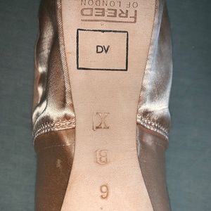 Freed of London Pointe Shoes (Deep Vamp)